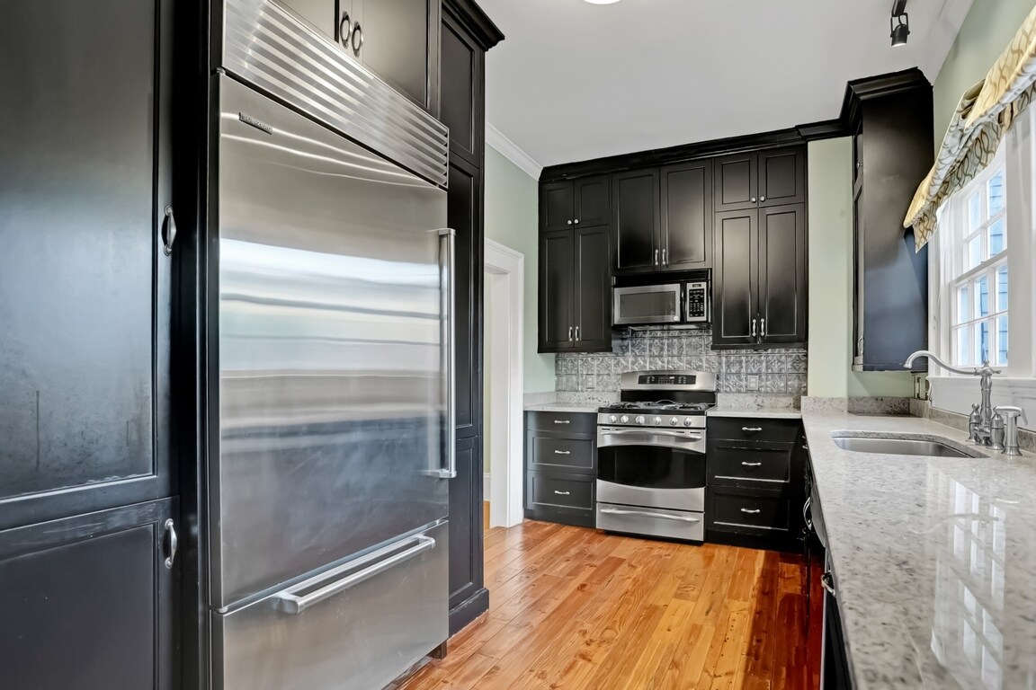 Building Photo - 403 Tattnall St