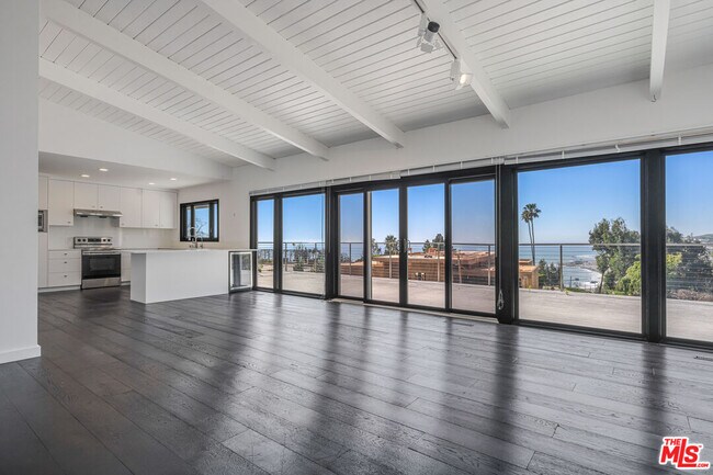 Building Photo - 17921 Vicino Way