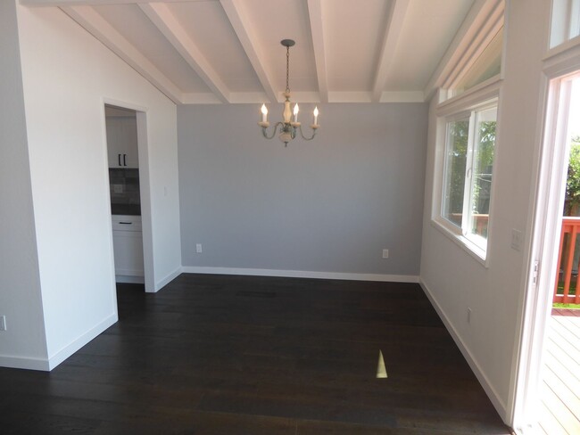 Building Photo - RARELY AVAILABLE TWO BEDROOM TWO BATH ONE ...