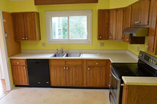 Building Photo - 7 Rivendell Dr