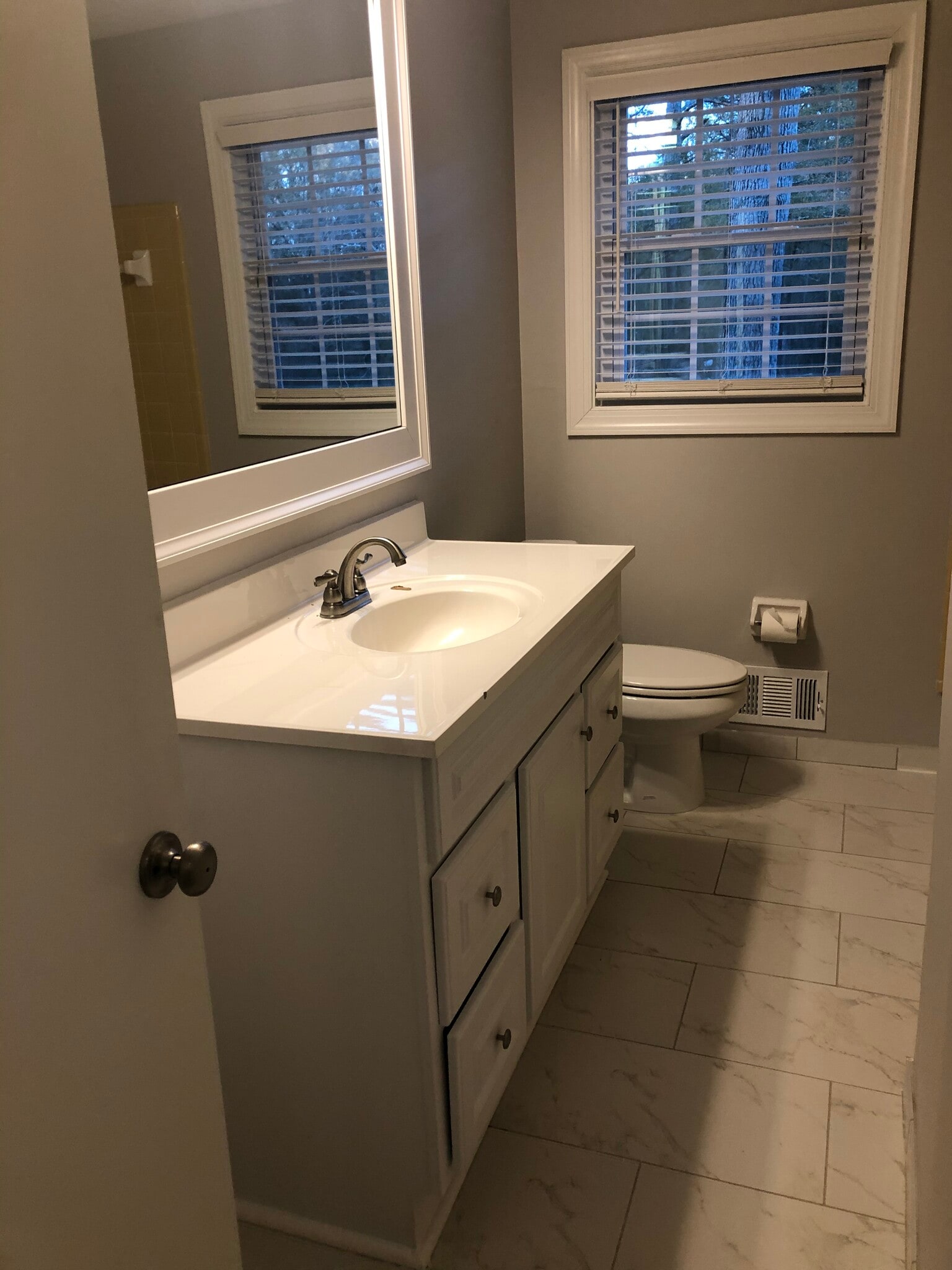 Bathroom with tub/shower - 126 Rusk St