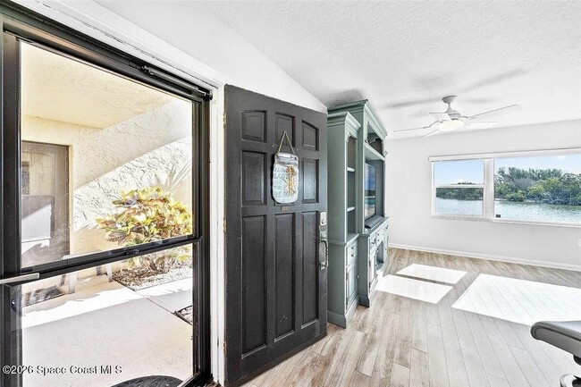 Building Photo - 1729 Minutemen Causeway