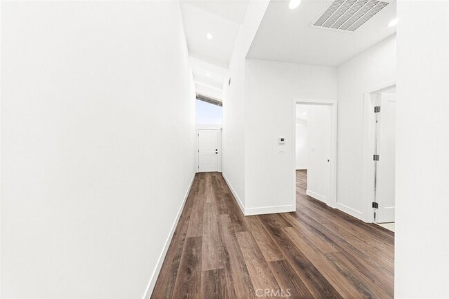 Building Photo - 13010 Hartland St