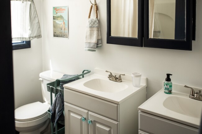 Building Photo - 431 Winnacunnet Rd