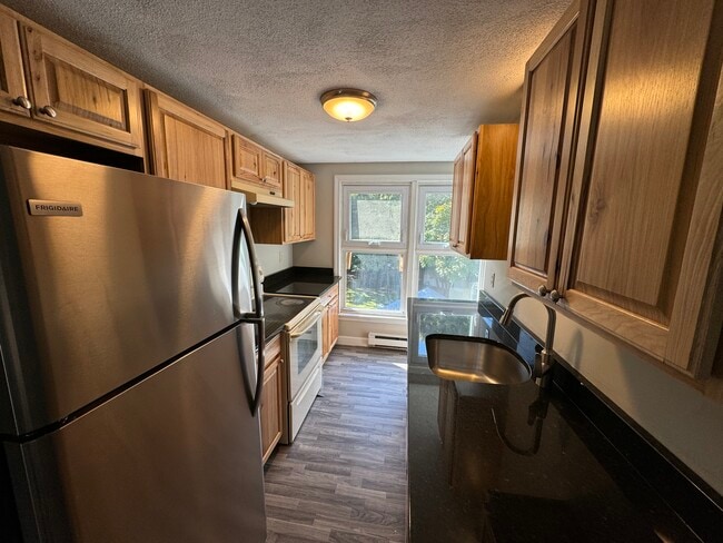 Building Photo - 61 Waverley Rd