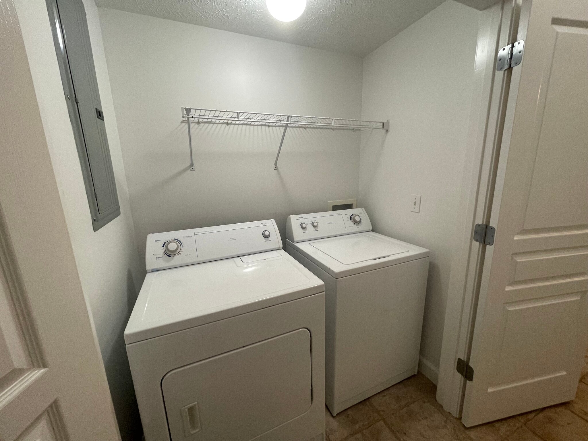 In-unit Washer / Dryer - 2901 Harris Dr