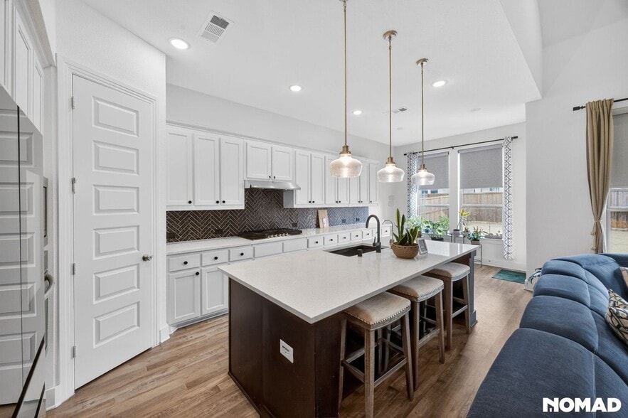 Building Photo - 1120 Saddle Ridge Dr