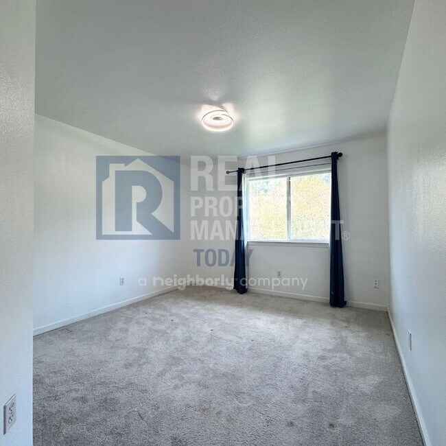 Building Photo - Yang - 334/336 (Olympic Group)