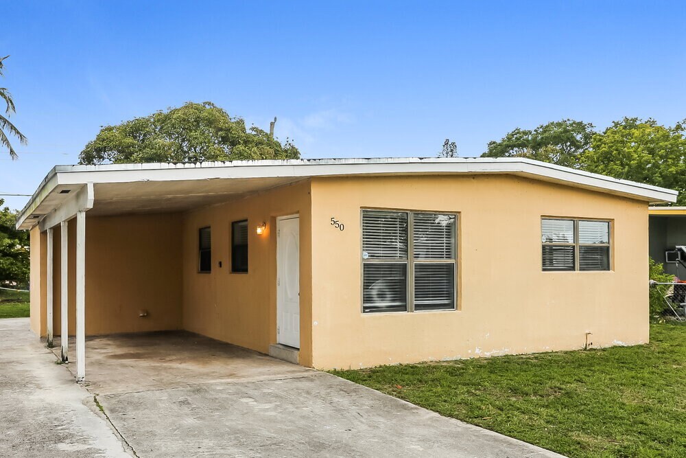 Building Photo - 550 NW 29th Terrace