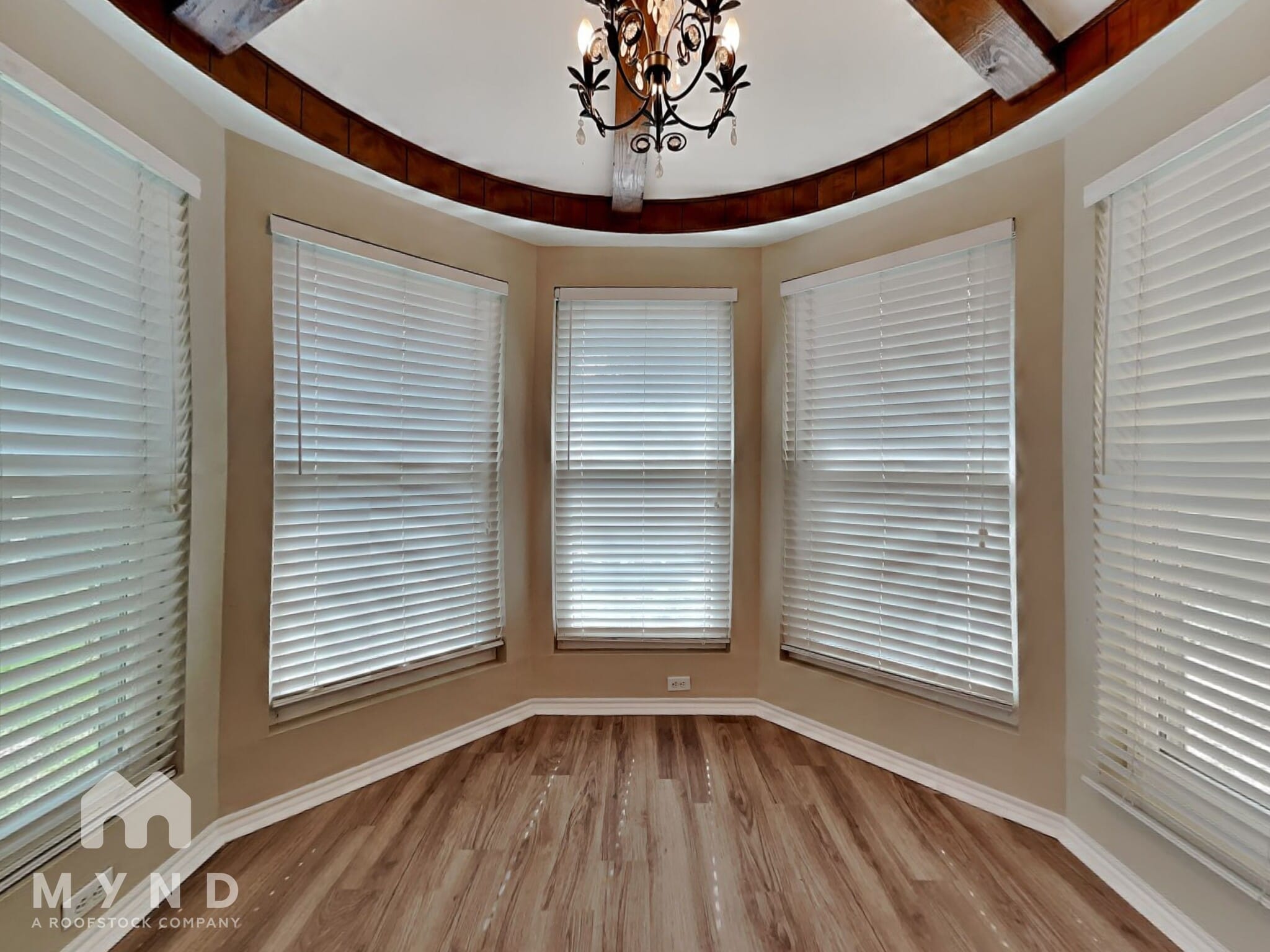 Building Photo - 8614 Pines Pl Dr