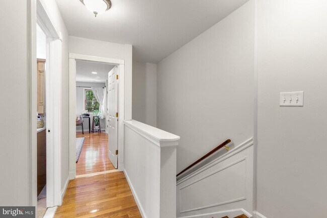 Building Photo - 920 S 16th St