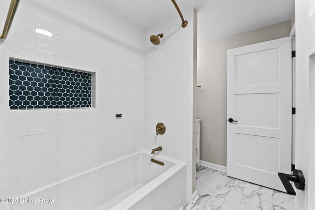 Building Photo - 1112 E Burnett Ave