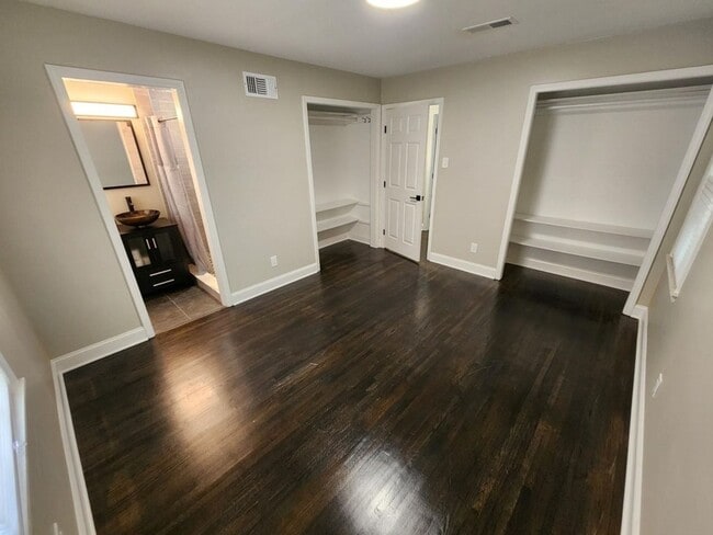 Building Photo - Rare opening with a 4 bedroom @5259 Sequoia