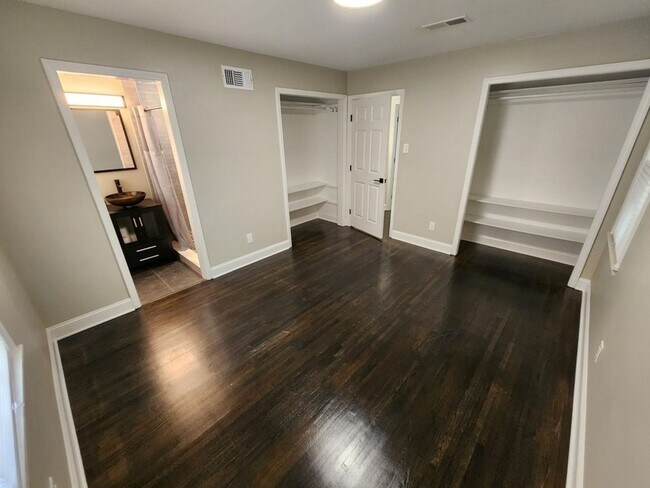 Building Photo - Richland Elementary District - 4 Bedroom Home