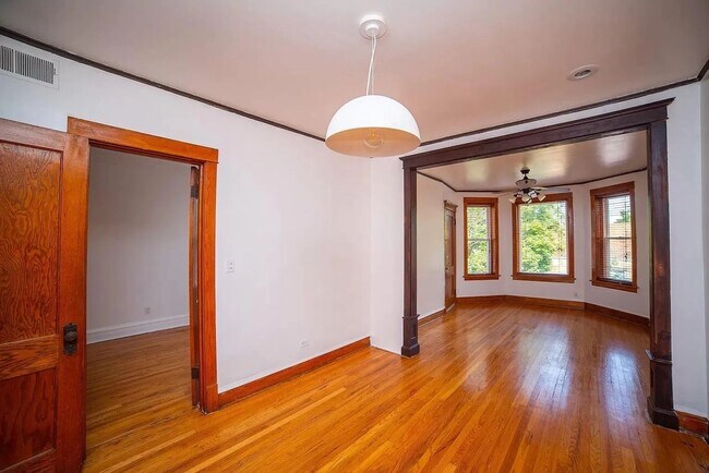 Building Photo - 1438 N Central Park Ave
