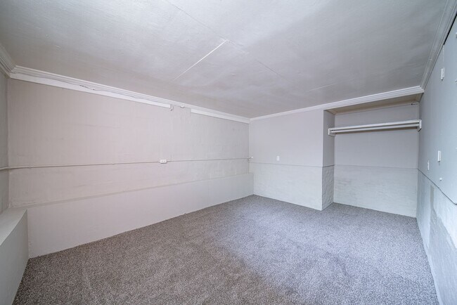 Building Photo - Coming Soon! Spacious 5 Bedroom 3 Bath Home