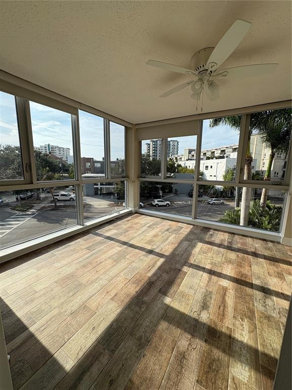 Building Photo - 470 3rd St S