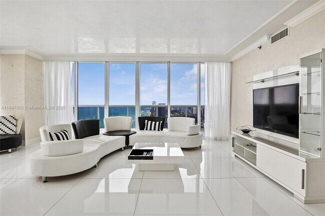 Building Photo - 1830 S Ocean Dr