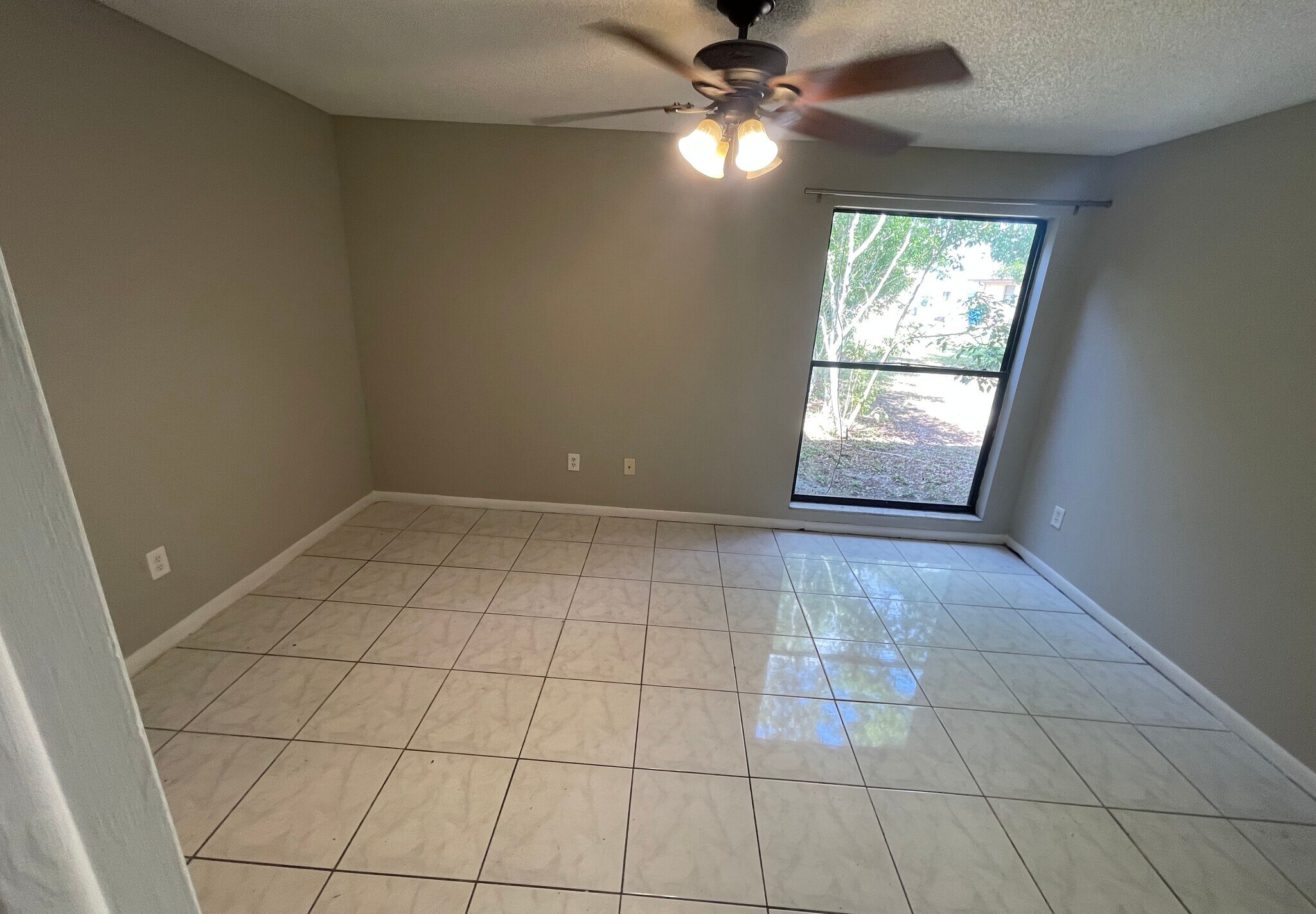 Building Photo - 17419 Dumont Dr