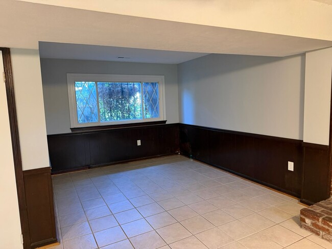 Building Photo - 13100 Cabinwood Dr