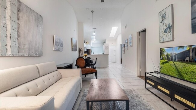 Building Photo - 5596 SW 28th Terrace