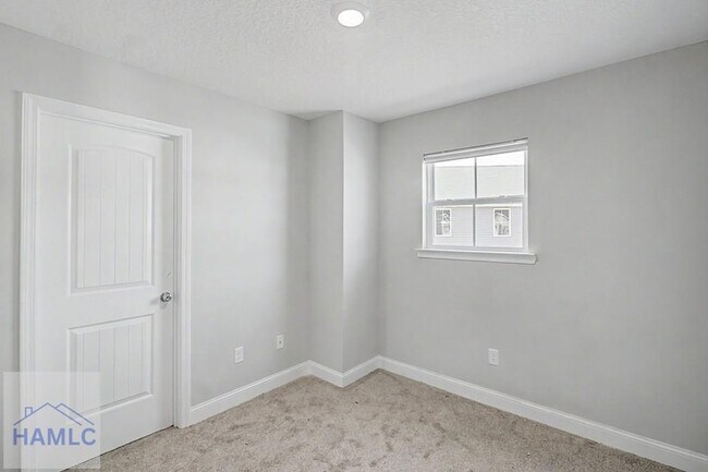 Building Photo - 547 Fairview Cir