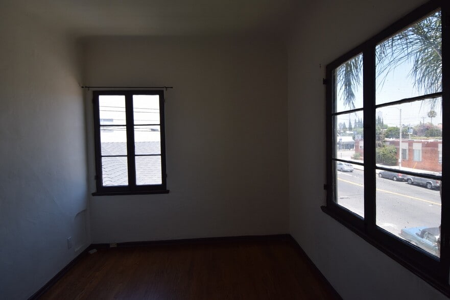 Building Photo - 1417 S Crescent Heights Blvd