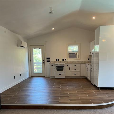 Building Photo - 5746 Velasco Ave