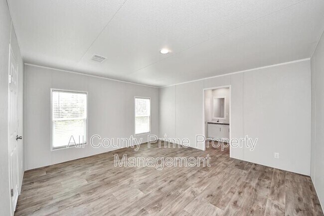 Building Photo - 1560 Brown Rd