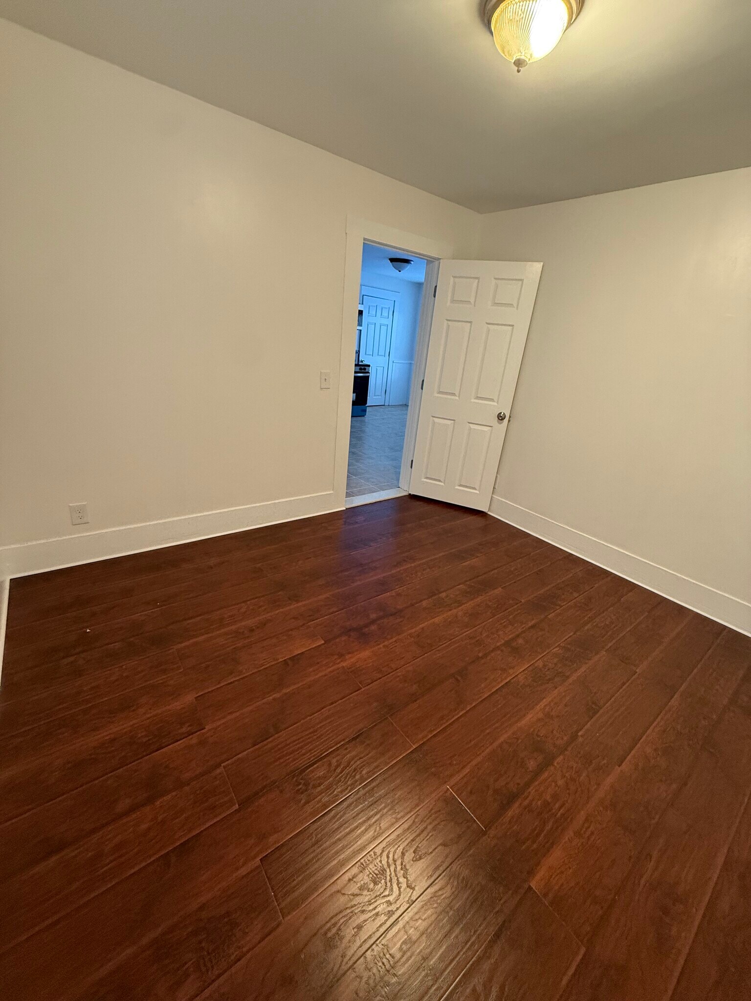 Building Photo - 190 Ash St