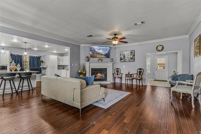 Building Photo - 1531 Pickwick Ln