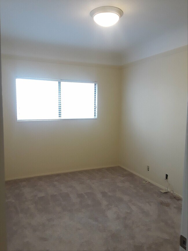 Building Photo - 420 N Spaulding Ave