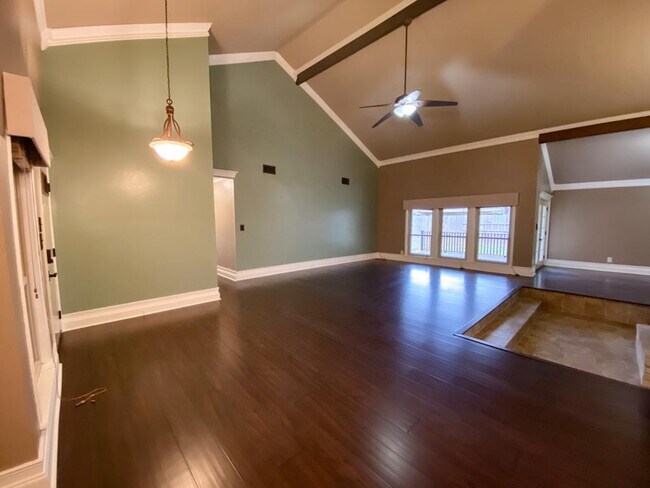 Building Photo - 202 Santa Fe