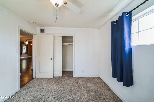 Building Photo - 2320 W Whitton Ave