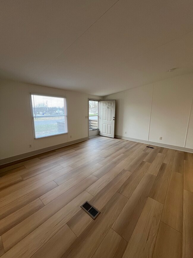 Building Photo - 1609 Walden Rd