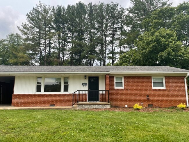 Primary Photo - 2204 Wyndale Rd
