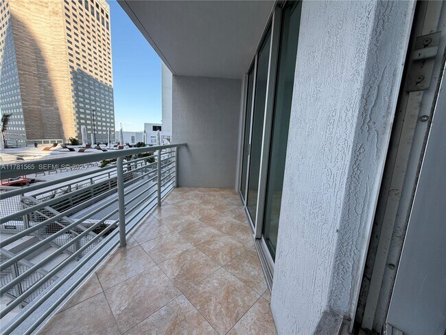 Building Photo - 325 S Biscayne Blvd