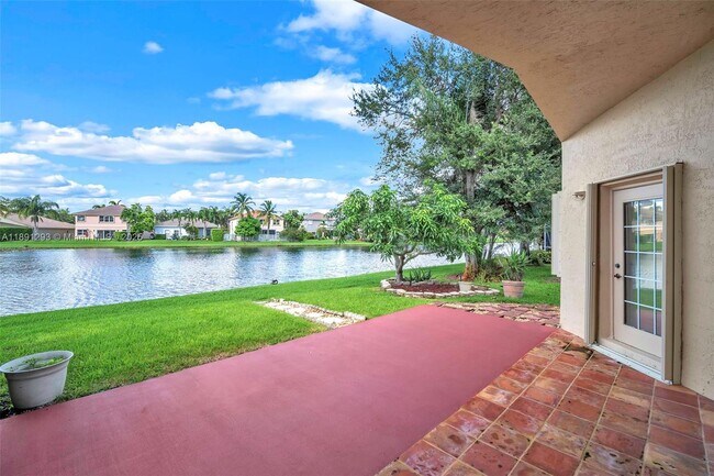 Building Photo - 16411 Sapphire Bend