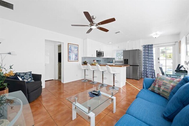 Building Photo - 415 SW 16th St