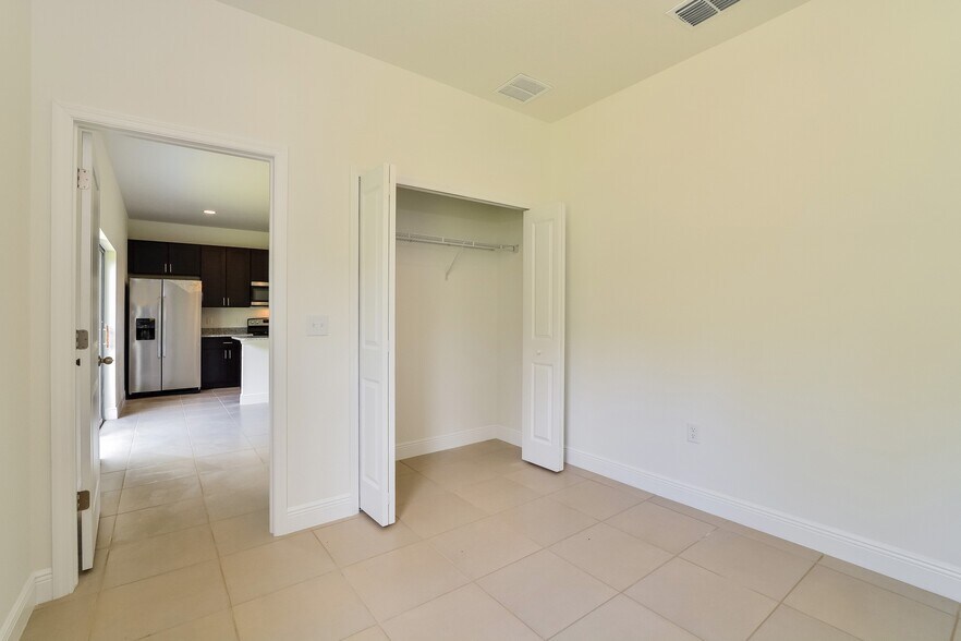 Building Photo - 16673 SW 21st Cir