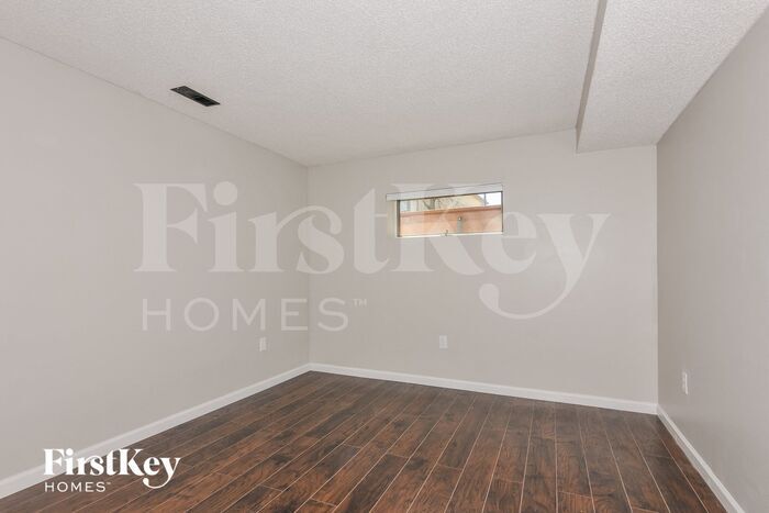 Building Photo - 1218 Brookstone Terrace