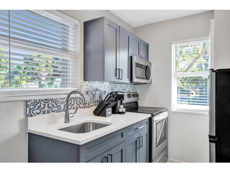 Building Photo - 50 Davie Blvd