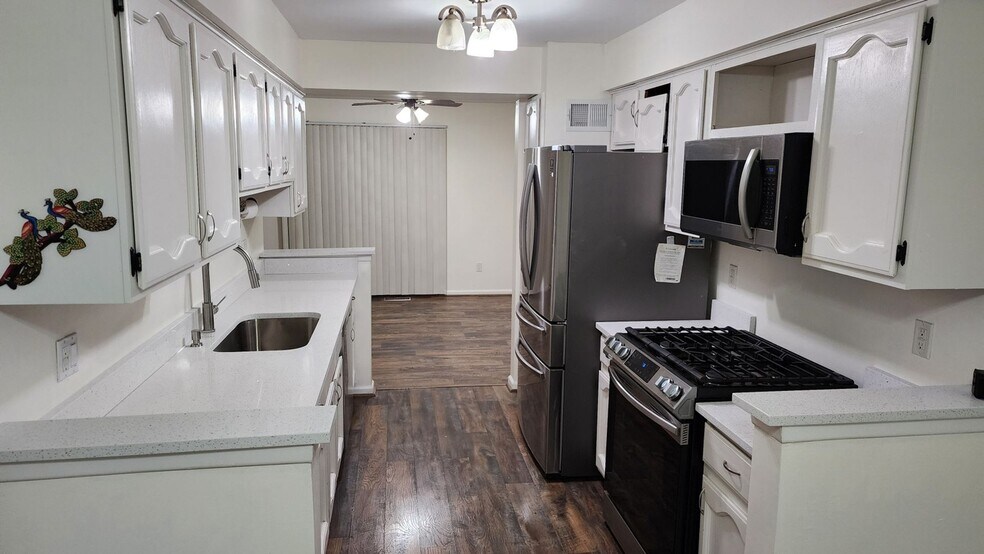 Building Photo - 1226 Charleston Ct