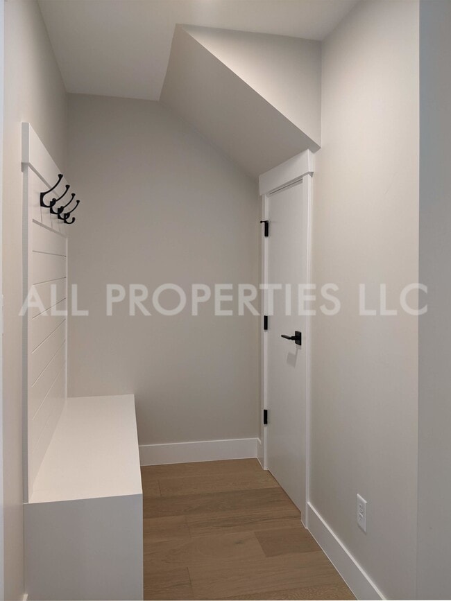 Building Photo - 8048 W 52nd Ln
