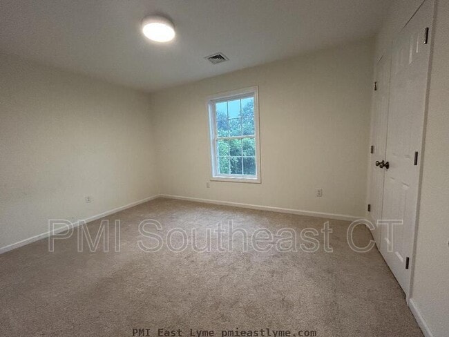 Building Photo - 23 Quakertown Mdws