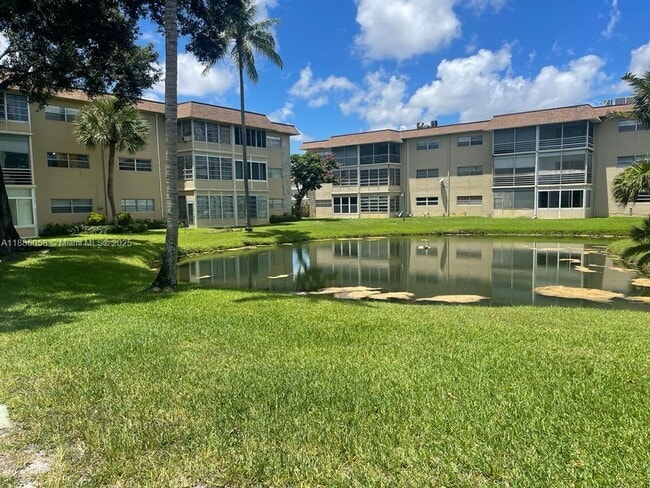 Building Photo - 5051 W Oakland Park Blvd
