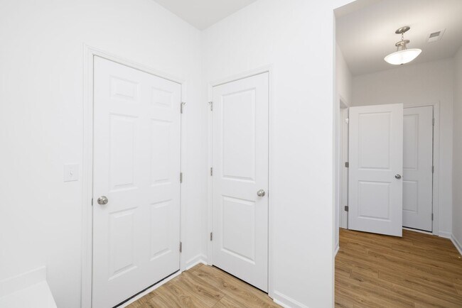 Building Photo - Free Month's Rent! NEW Townhome within Wal...