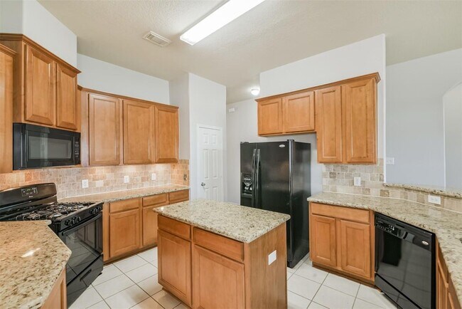 Building Photo - 2922 Lemmingham Dr