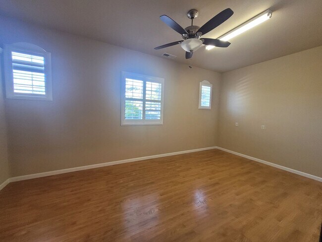 Building Photo - Lake front home in Westlake in Natomas, gated community