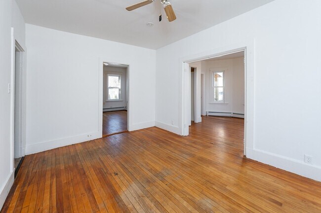 Building Photo - 26 Wilson St